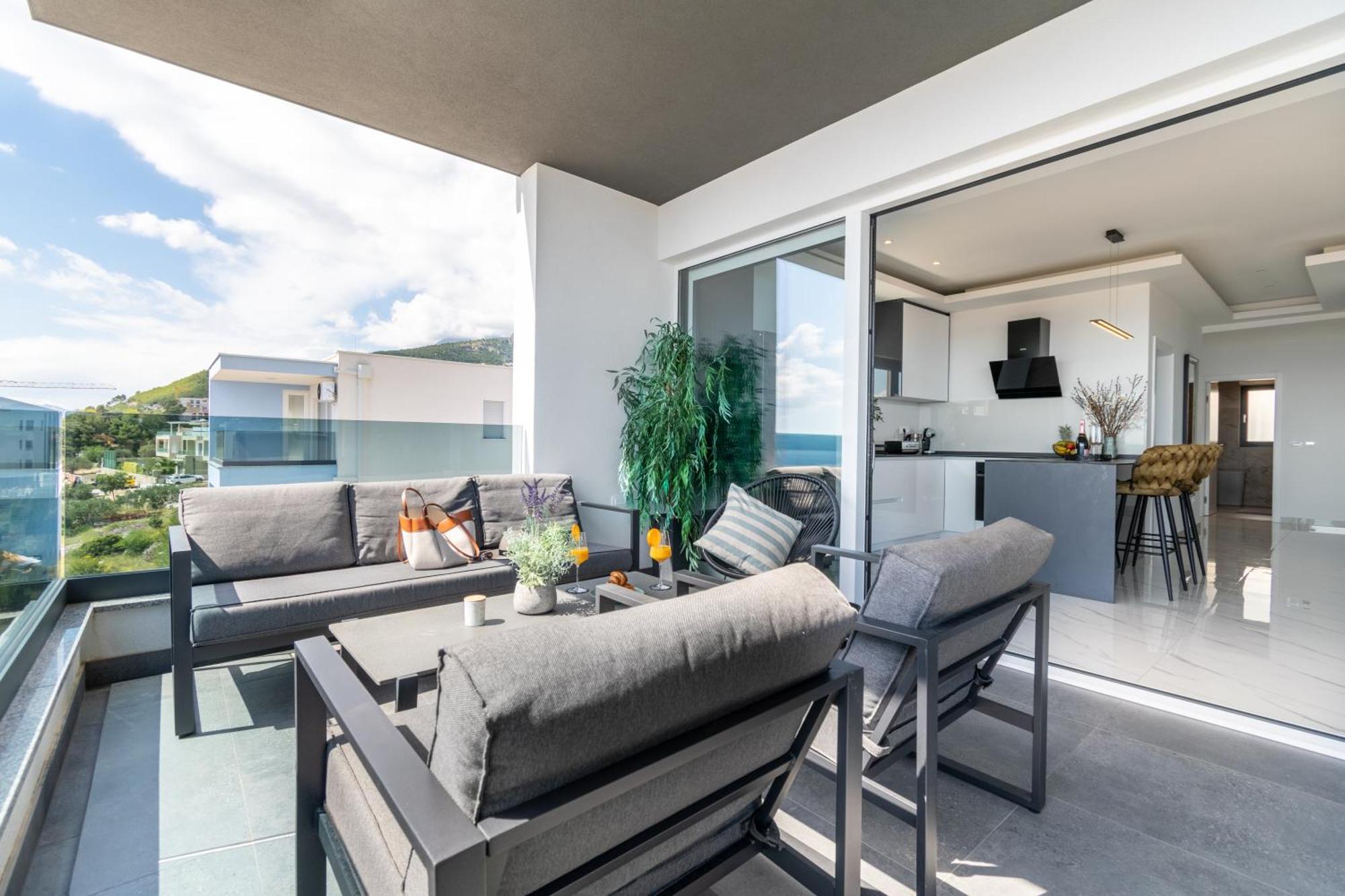 Lux Penthouse Panoramic View With Jacuzzi Apartment Makarska Exterior photo